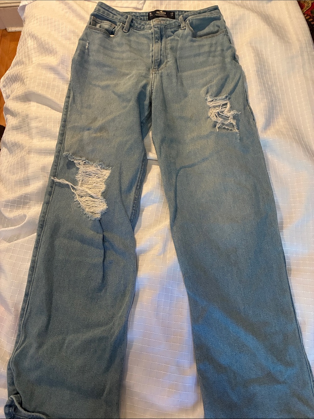 Light blue Hollister Distressed Women’s Jeans Sz 7